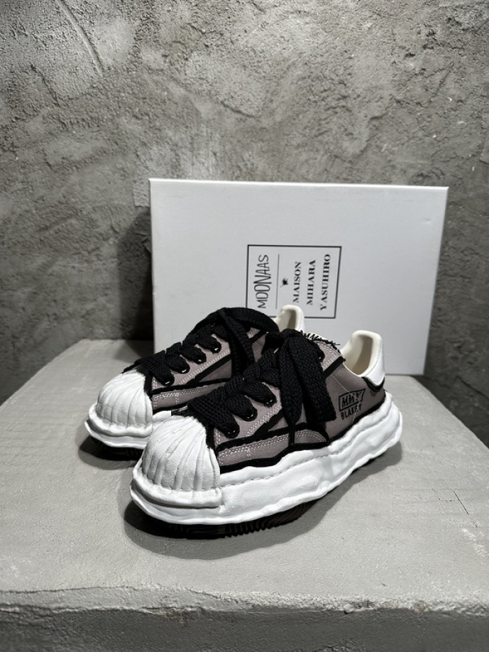 Ma*s*n mihara yasuhiro sneaker mmy-8
